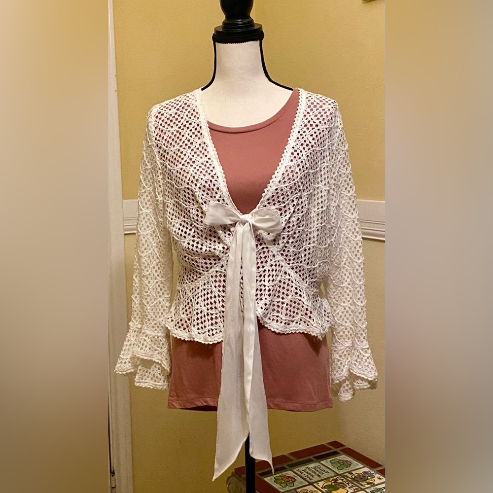 MESMERIZE Crocheted Tie Front Cardigan; White; Large; Bell Sleeves; LNWOT.